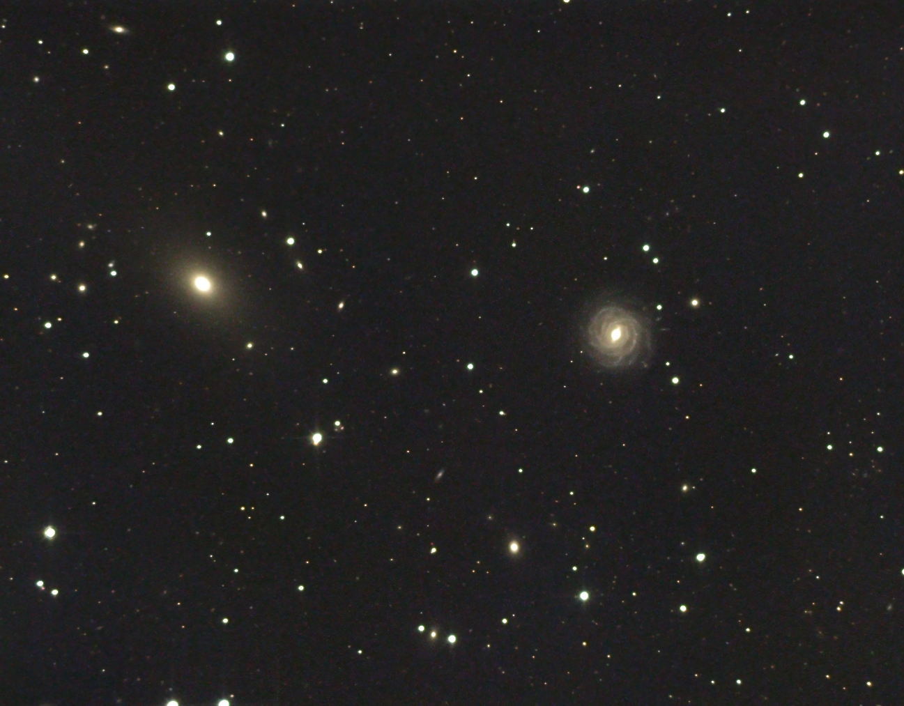 NGC 521 und NGC 533 ein interessantes Galaxienpaar im Walfisch